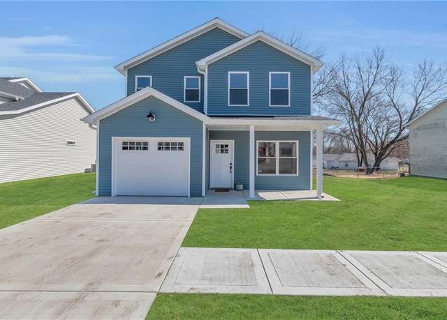 Property at 303 N Prairie St, Hamilton, MO 64644, 4 beds, 2.5 baths