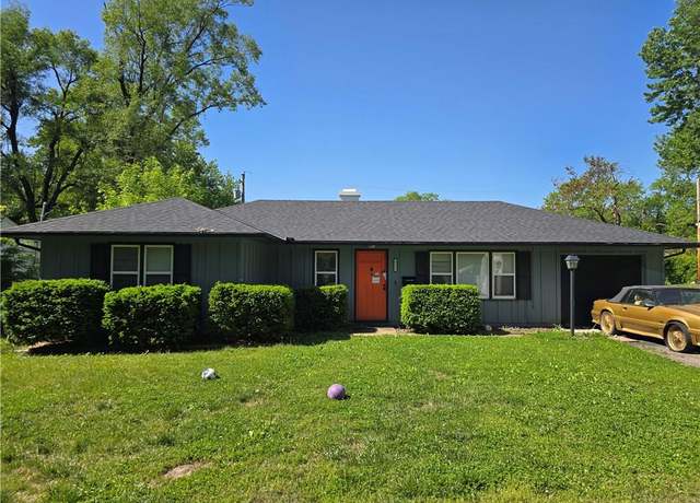 Property at 8511 E 110 Ter, Kansas City, MO 64134, 4 beds, 2 baths