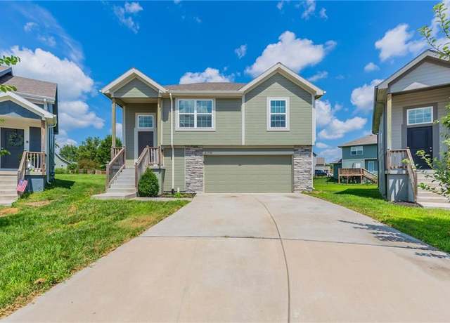 Property at 21718 Southcreek Ct, Peculiar, MO 64078, 4 beds, 3 baths