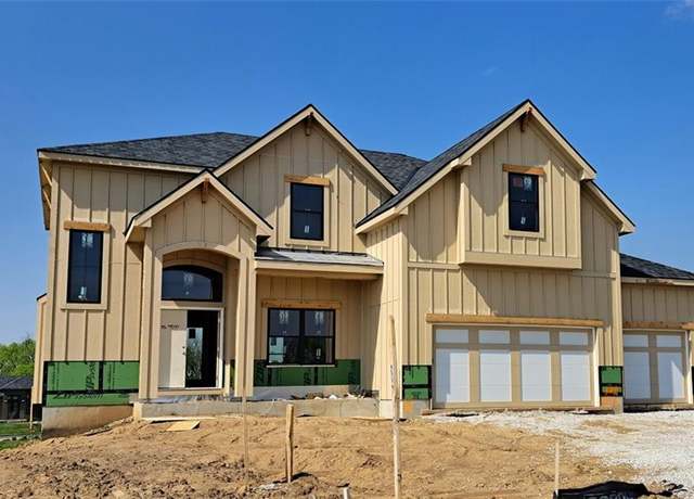 Property at 8718 N Farley Ave, Kansas City, MO 64157, 4 beds, 3.5 baths