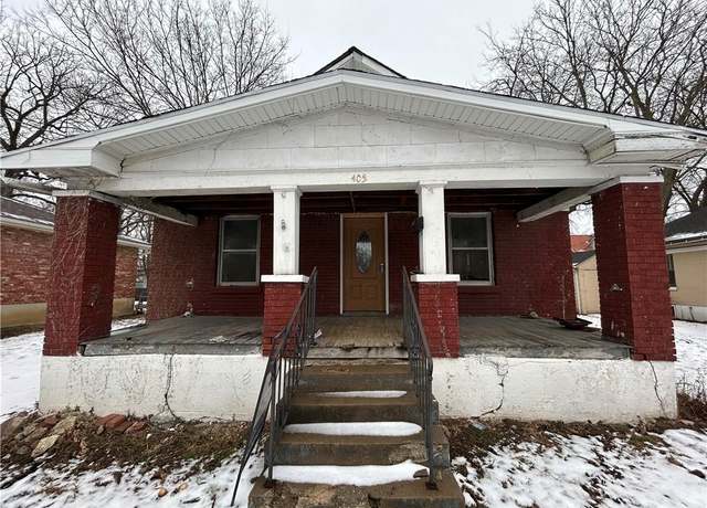 Property at 405 N Union St, Independence, MO 64050, 3 beds, 2 baths