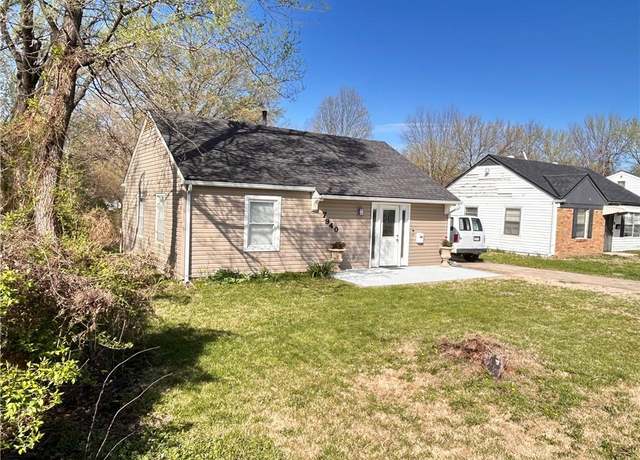 Property at 7940 Hickman Mills Dr, Kansas City, MO 64132, 3 beds, 1 bath