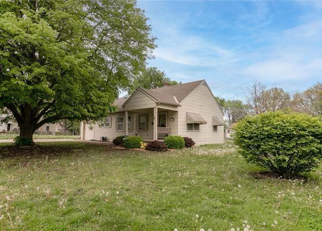 Property at 908 Jones Ave, Grandview, MO 64030, 3 beds, 1 bath