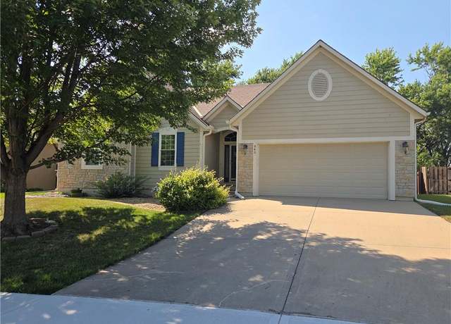 Property at 840 E Lanesfield St, Gardner, KS 66030, 3 beds, 2 baths