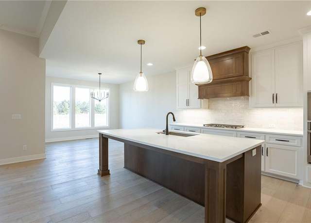 Property at 15597 W 168th Pl, Olathe, KS 66062, 4 beds, 3 baths