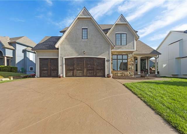Property at 4512 NE 104th Ter, Kansas City, MO 64156, 4 beds, 3.5 baths