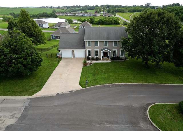 Property at 1502 Brookdale Dr, Atchison, KS 66002, 4 beds, 3 baths