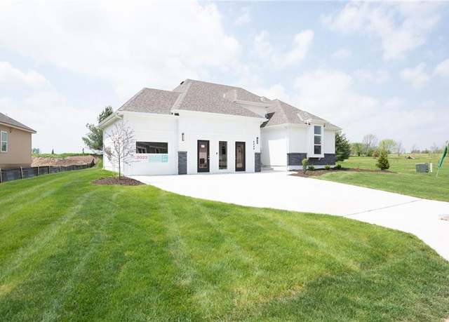 Property at 4282 Lake Shore Ct, Basehor, KS 66007, 4 beds, 3.5 baths