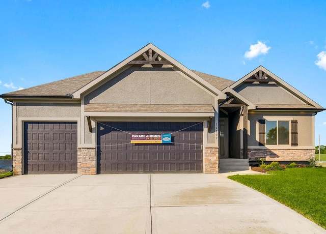 Property at 220 SW Chelmsford Dr, Blue Springs, MO 64015, 4 beds, 2.5 baths