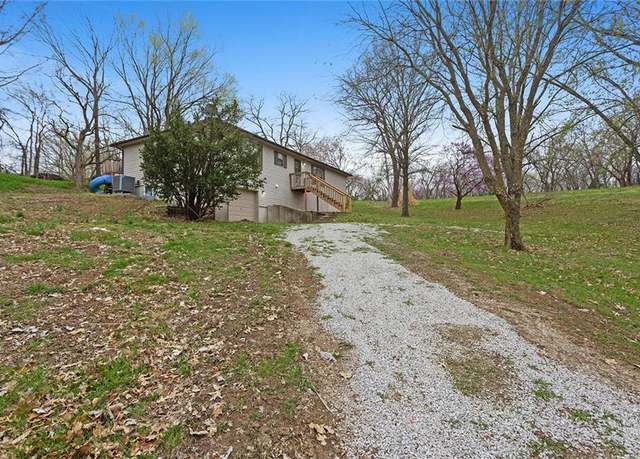Property at 16820 Mo-45 Hwy, Kansas City, MO 64152, 4 beds, 2.5 baths