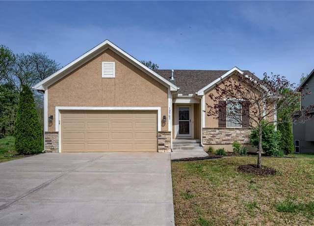Property at 12707 Michigan Ave, Kansas City, MO 64145, 3 beds, 2 baths