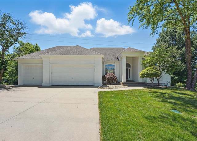Property at 165 NE Hidden Ridge Ln, Lee's Summit, MO 64064, 3 beds, 3 baths