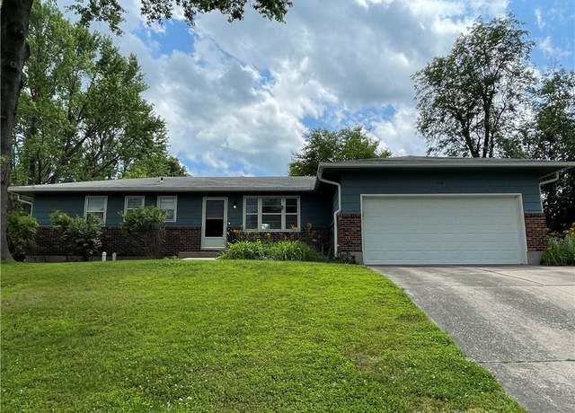 Property at 818 E Gay St, Warrensburg, MO 64093, 3 beds, 2.5 baths