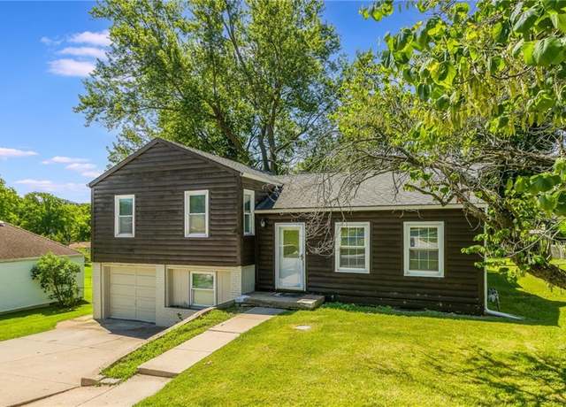 Property at 1519 NE Englewood Rd, Kansas City, MO 64118, 3 beds, 1 bath