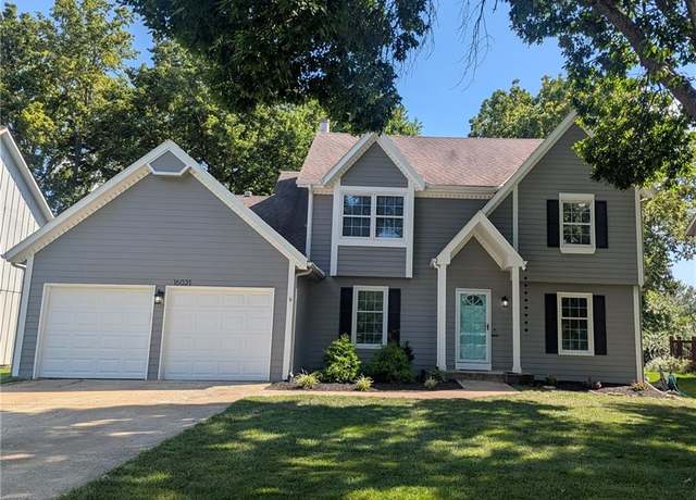 Property at 16021 W 80th Pl, Lenexa, KS 66219, 4 beds, 2.5 baths