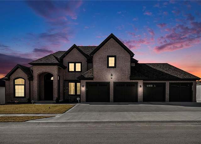 Property at 2171 NW Palisades Dr, Riverside, MO 64150, 4 beds, 3.5 baths