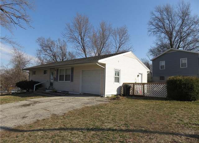 Property at 9100 E 44th St, Kansas City, MO 64133, 3 beds, 1 bath