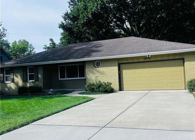 Property at 9610 Overhill Rd, Kansas City, MO 64134, 3 beds, 3 baths