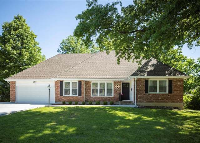 Property at 12735 Cambridge Ave, Grandview, MO 64030, 4 beds, 2 baths