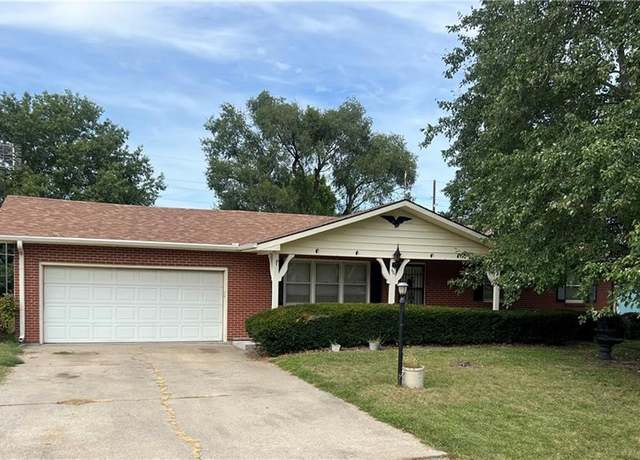 Property at 601 W Elk St, Savannah, MO 64485, 3 beds, 3 baths