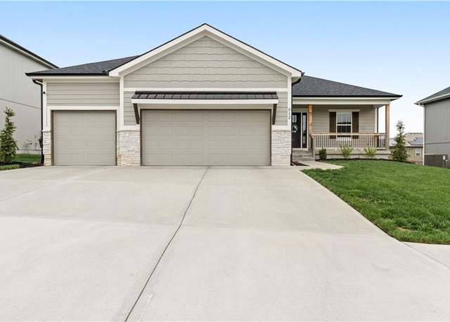 Property at 512 SW Meadowood Dr, Grain Valley, MO 64029, 3 beds, 2 baths