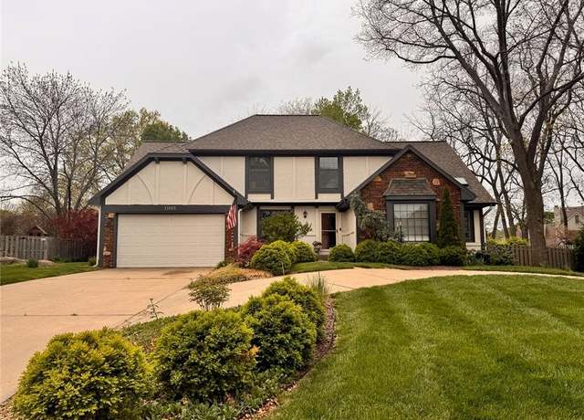 Property at 11015 W 120 Ter, Overland Park, KS 66213, 4 beds, 2.5 baths