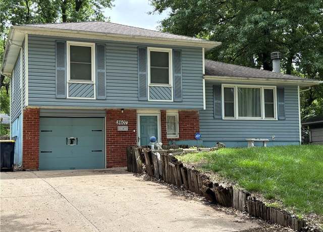 Property at 8607 E 109 Ter, Kansas City, MO 64134, 3 beds, 1.5 baths