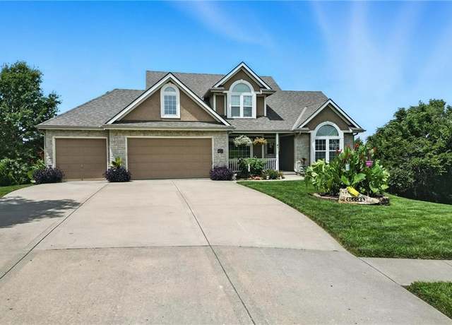 Property at 800 Cherry Ln, Smithville, MO 64089, 4 beds, 3.5 baths