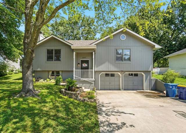 Property at 205 Richfield Ct, Liberty, MO 64068, 3 beds, 2.5 baths