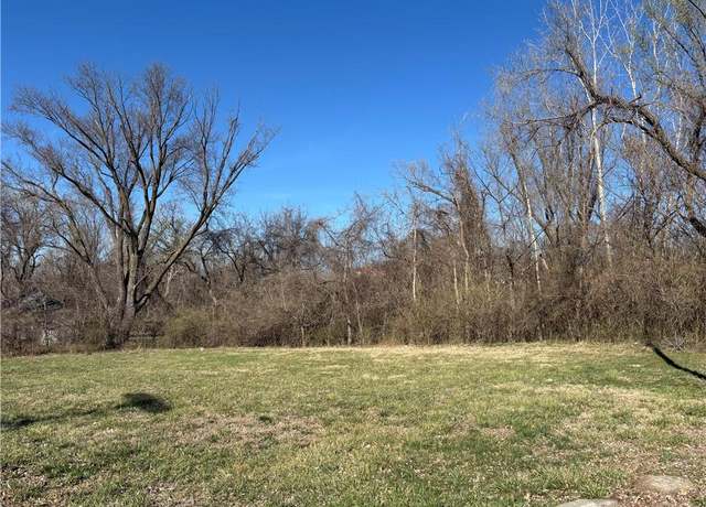 Property at 318 Sheridan St, Leavenworth, KS 66043