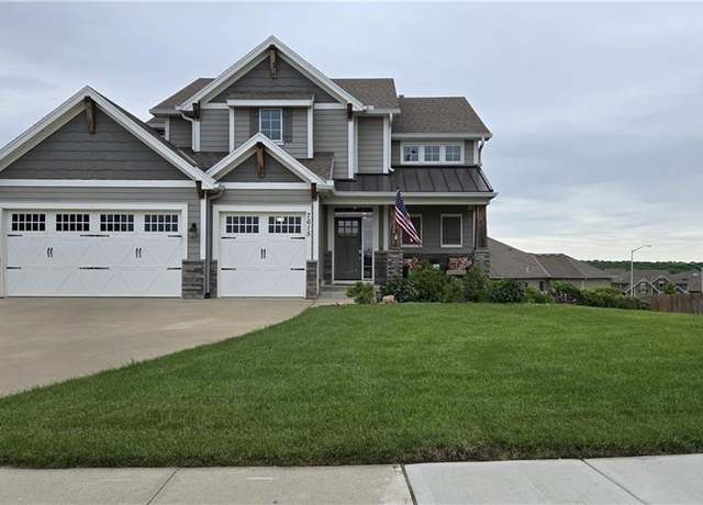 Property at 7615 N Merrimac Ave, Kansas City, MO 64151, 4 beds, 3.5 baths