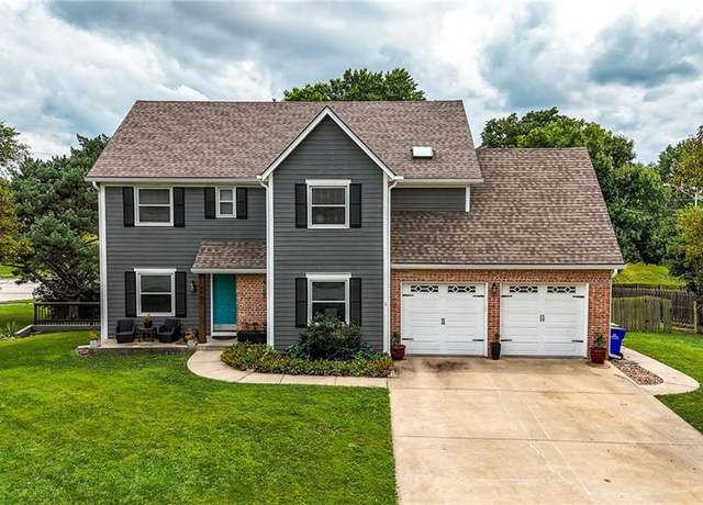 Property at 2503 Windwood Dr, Lee's Summit, MO 64081, 4 beds, 3.5 baths