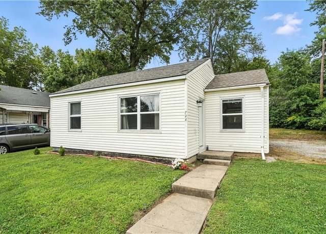 Property at 728 NE 45th St, Kansas City, MO 64116, 2 beds, 1 bath