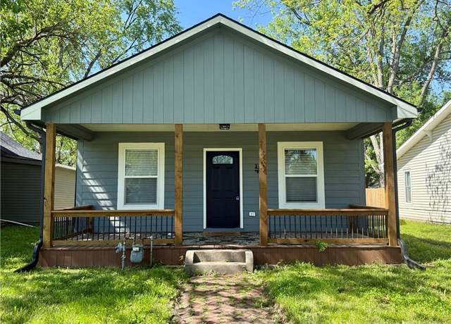 Property at 434 Walnut Ave, Osawatomie, KS 66064, 3 beds, 2 baths