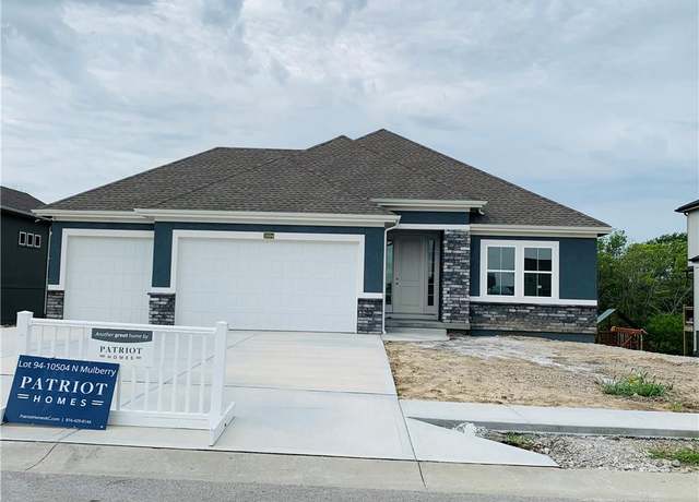 Property at 10504 N Mulberry St, Kansas City, MO 64155, 4 beds, 3 baths
