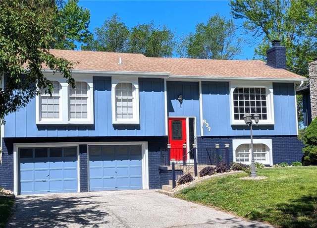 Property at 537 N Stevenson St, Olathe, KS 66061, 3 beds, 2 baths