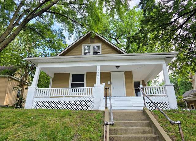 Property at 2906 Lafayette St, St Joseph, MO 64507, 3 beds, 2 baths