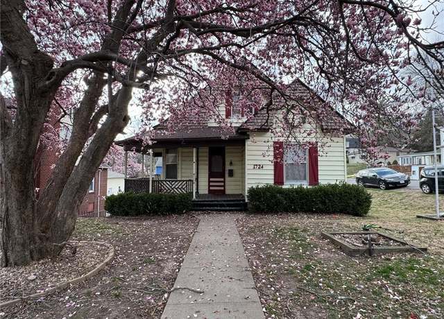 Property at 1724 N 22nd St, St Joseph, MO 64505, 3 beds, 1 bath