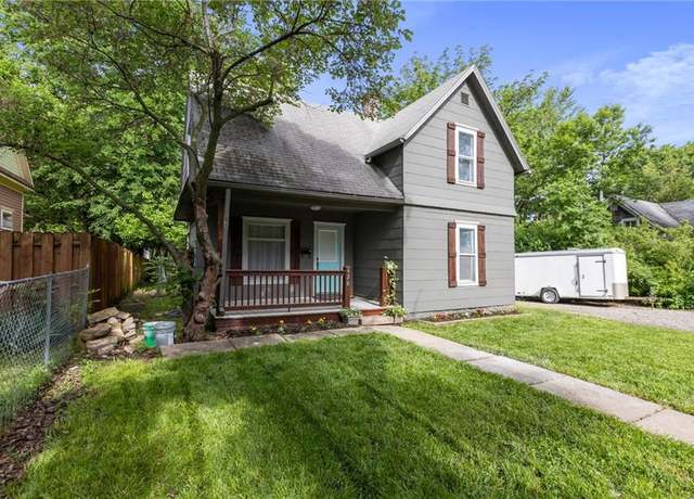 Property at 628 S Mulberry St, Ottawa, KS 66067, 4 beds, 1 bath