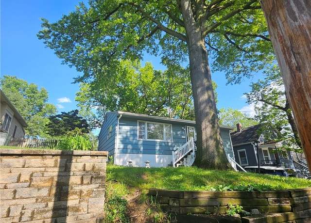 Property at 71 S 24 St, Kansas City, KS 66102, 3 beds, 1.5 baths
