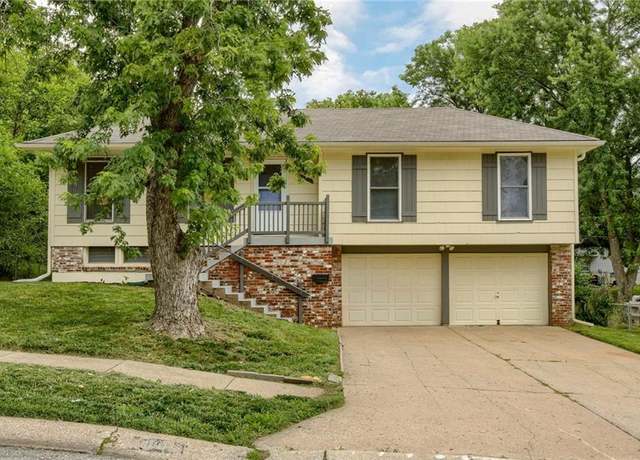 Property at 11607 Delmar Dr, Kansas City, MO 64134, 3 beds, 2 baths