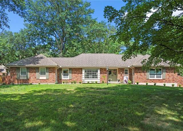Property at 101 W 116th St, Kansas City, MO 64114, 3 beds, 2 baths