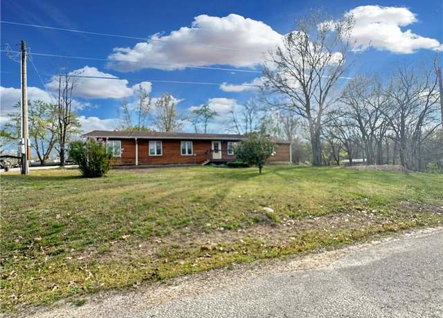 Property at 29125 Westwood Ave, Warsaw, MO 65355, 4 beds, 2 baths