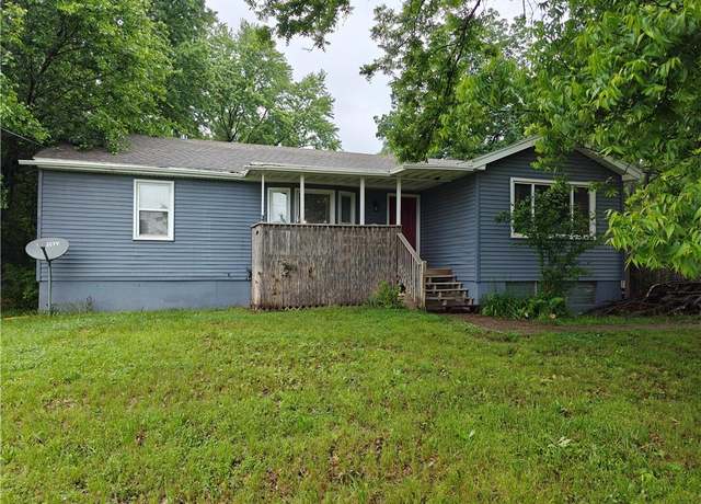 Property at 16128 Midland Dr, Shawnee, KS 66217, 3 beds, 1 bath