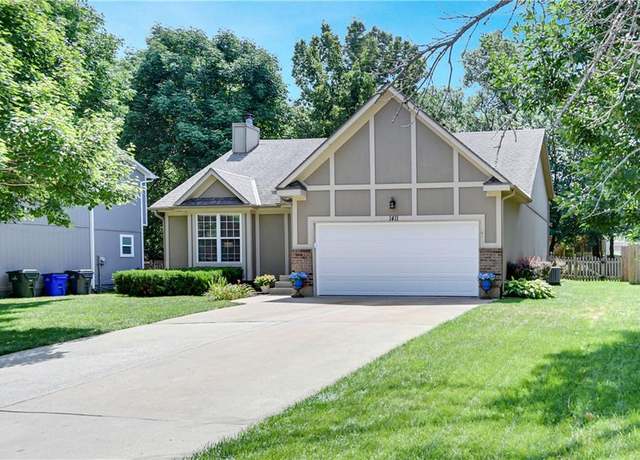 Property at 1411 E 155th St, Olathe, KS 66062, 3 beds, 2.5 baths
