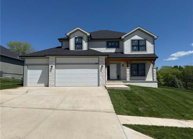 Property at 4916 NE 88th St, Kansas City, MO 64156, 4 beds, 3.5 baths