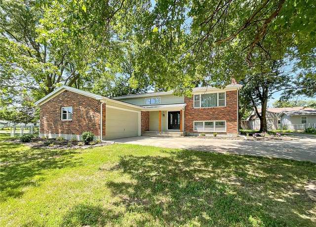 Property at 2612 Wing Ave, Sedalia, MO 65301, 4 beds, 2 baths