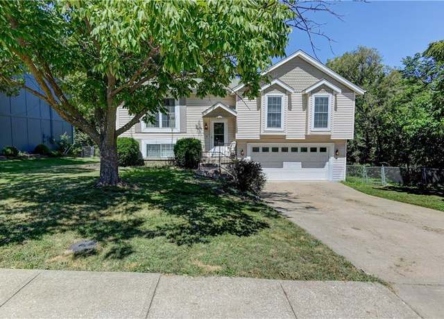 Property at 816 E Whitney St, Olathe, KS 66061, 4 beds, 3 baths
