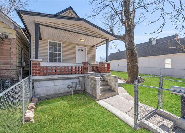 Property at 367 S Boeke St, Kansas City, KS 66101, 2 beds, 1 bath