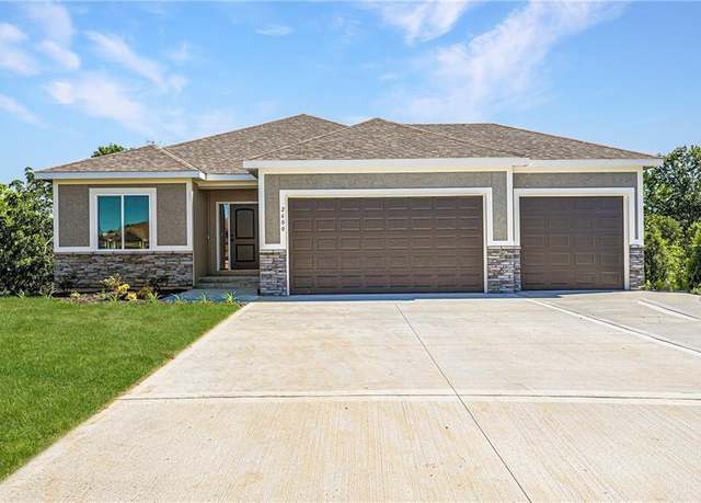 Property at 4712 SW 2nd St, Blue Springs, MO 64014, 4 beds, 3 baths